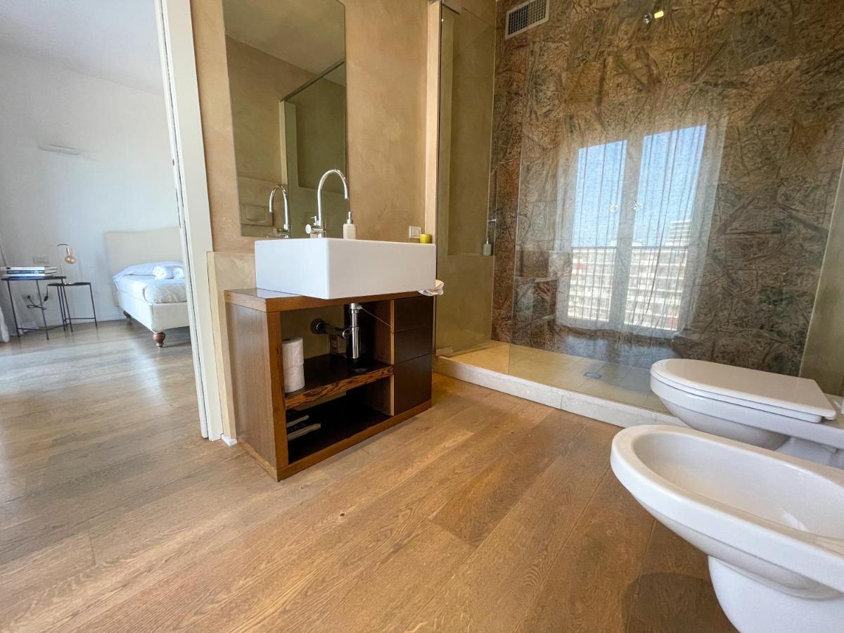 Ferienwohnung Luxury Penthouse With Stunning View And Hammam Mailand Exterior foto