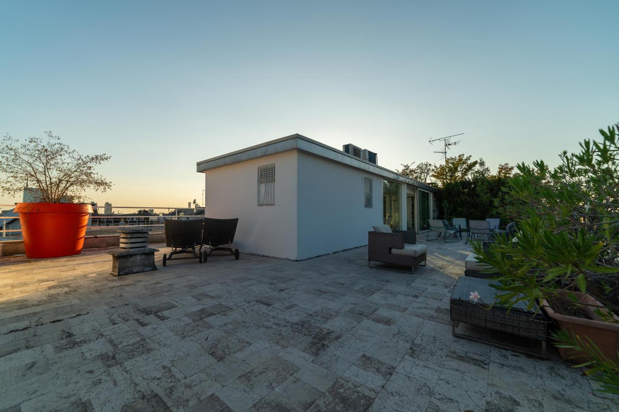 Ferienwohnung Luxury Penthouse With Stunning View And Hammam Mailand Exterior foto